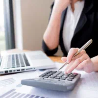 نیازمند ۳ نیروی خانم،سن مهم نیست و توضیحات بخونید