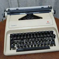 ماشین تحریر فارسی عتیقه ژاپنی ۱۲ میلیون