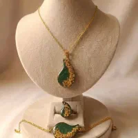 نیم ست گردنبند، دستبند و انگشتری