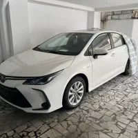 تویوتا کرولا هیبرید ۱۸۰۰ فول