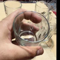 نیم لیوان عینکی