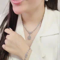 استخدام مدل خانم سن بالا و خوش چهره