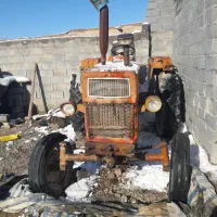 تراکتور رومانی به همراه ادوات