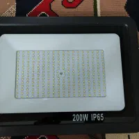 پروژکتور 200 وات