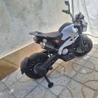 موتور شارژی دوموتوره پرقدرت تحمل وزن تا ۸۰ کیلو|اسباب‌بازی بچه|شیراز, شهرک بزین|دیوار