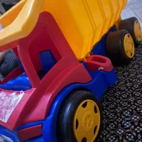 کامیون اسباب بازی