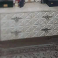 آینه و کنسول آرایشگاه زنانه