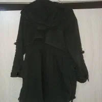 پالتو سبز یشمی کلاهدار|لباس|صدرا-فارس, فاز ۱|دیوار