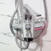 لوله کشی و تعویض و درست کردن شیر آلات خانه