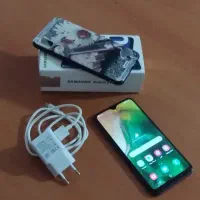 گوشی تمیز و سالم در حدد نو