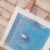 در اغول|پرنده|بمپور, |دیوار