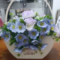 گل مصنوعی باکس چوبی مناسب هدیه بسیار زیبا