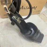 کفش سایز ۳۷