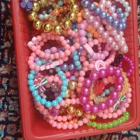 دستبند دخترانه نو ۱۵۰ هزارتومن دانه ای نو