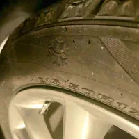 لاستیک یخ شکن زمستانی نکسن کره و رینگ فابریک آزرا|قطعات یدکی و لوازم جانبی|تهران, ظفر|دیوار