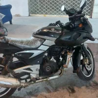 پالس باجاج ۲۲۰