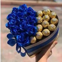 گل باکس دسته گل شکلاتی هدیه ماندگار روزمادر