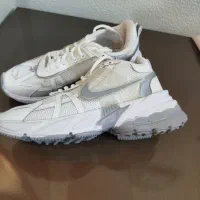 کتونی نایک اورجینال V2K ویتنام|کیف، کفش، کمربند|شاهین‌شهر, گزبرخوار|دیوار