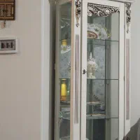 بوفه ی سالم و تمیز در حد نو قیمت ۱ میلیون