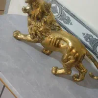 دوتا مجسمه شیربرنز