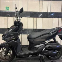 کیلیک واریو۱۶۰ مدل۱۴۰۴