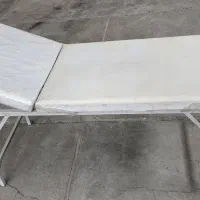 تخت معاینه پایه تاشو و سر متحرک