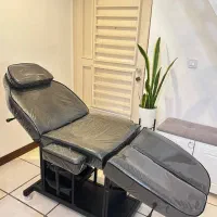 تخت ۴ شکن، سرشور آرایشگاهی، آینه کنبدی چوبی با نور