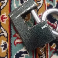 قفل درب منزل حیاط