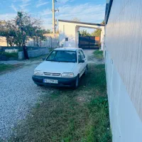 پراید مدل ۹۷ یک درب رنگ و یک کف دست گلگیر رنگ