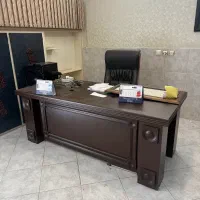 میز و صندلی مدیریت شیک و تر و تمیز
