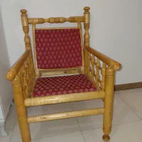 صندلی چوبی