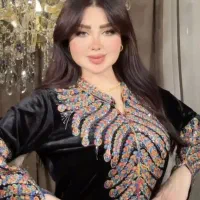 شنل قرمزی|لباس|شیراز, بهارستان|دیوار
