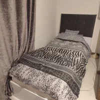 تخت و میز تحریر یک نفره سفید طوسی با تشک