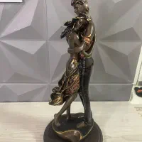 مجسمه گلدن گیفت نو وسالم