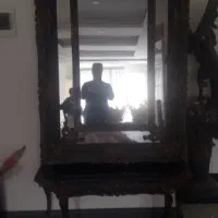 آیینه و کنسول