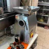 چرخ گوشت گیربکسی صنعتی و تخته کار