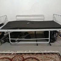 تخت بیمارستانی