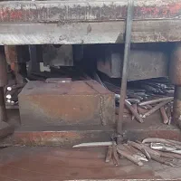 فروش پرس هیدرولیک با دو قالب تیز و یک خم|ماشینآلات صنعتی|مشهد, بهار|دیوار