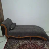 مبل شاه نشین تکی درحد نو و مقداری وسایل دیگه..