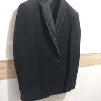 سه دست کت وشلوار|لباس|قم, قلعه یزدیها|دیوار