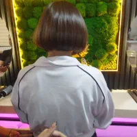 مدل برای کوتاهی مو و  اصلاح ابروی طبیعی.