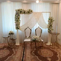 گل آرایی و کف استیج و بادکنک آرایی