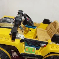 ماشین شارژی دونفره دنده ای کاملا سالم|اسباببازی بچه|خرمآباد, |دیوار