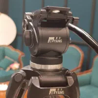 سه پایه حرفه ای عکاسی