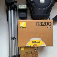 دوربین نیکونD3200به همراه لوازم جانبی