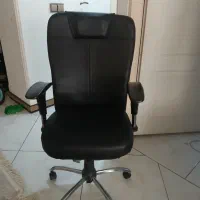 صندلی اداری ‌کاملا سالم  نو