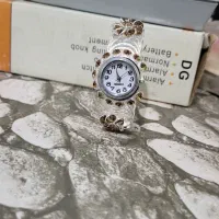 ساعت  دخترانه