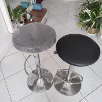 دو عدد صندلی