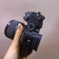 دوربین سونی آلفا rlll همراه با لنز ۵۰ فیکس ۱/۸