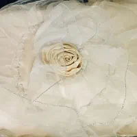 روتختی کاملا نو. میز ناهار خوری با شیشه و صندلی
